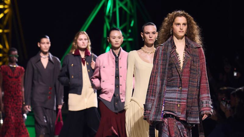 How Fashion Weeks Shape Global Style: From 2025 Runways to 2026&nbsp;Reality